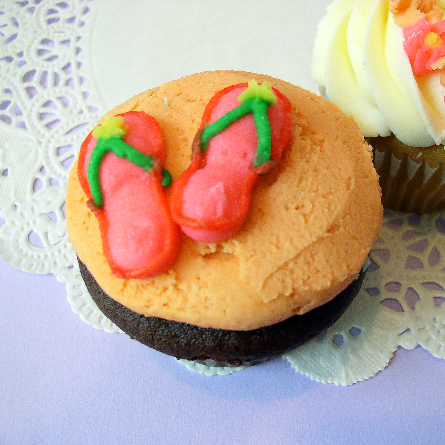Summer kosher cupcake, close up of flip flop design
