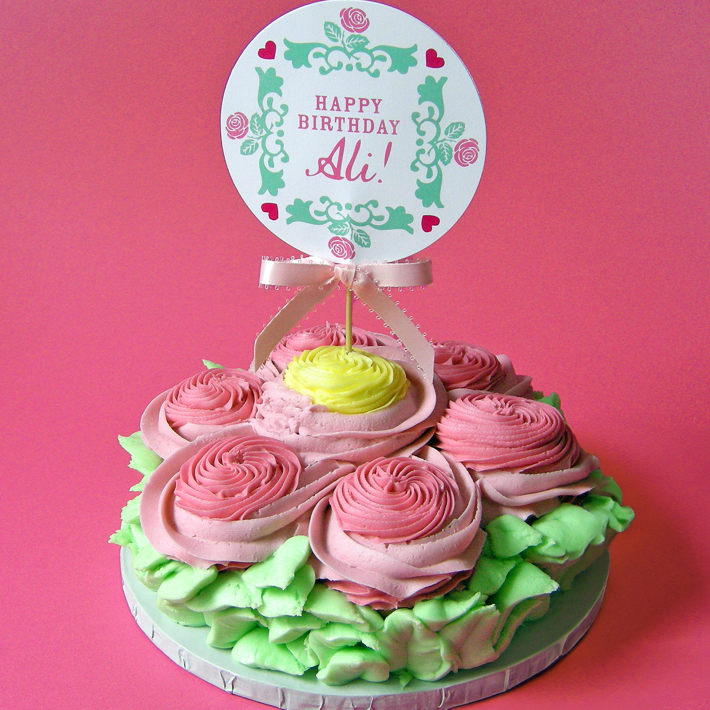 Blooming flower kosher cupcake cake, close up detail