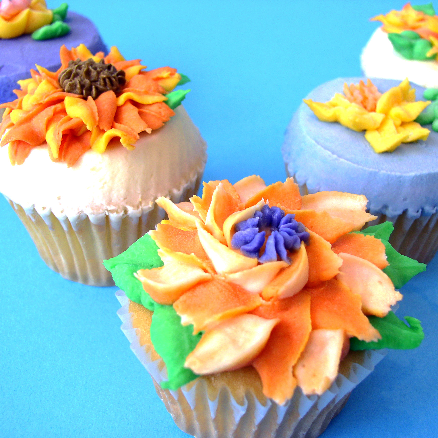 Sunflower kosher cupcake, close up of sunflower design