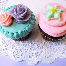Load image into Gallery viewer, Rose Cupcake
