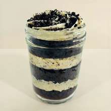 Load image into Gallery viewer, Cookies ‘n Cream Cupcake Jar
