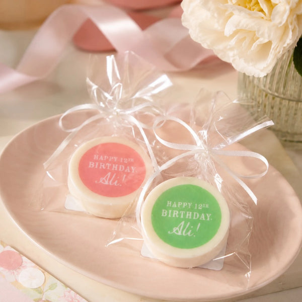 Iris Lee cellophane-wrapped-custom-dipped-oreos lifestyle hero